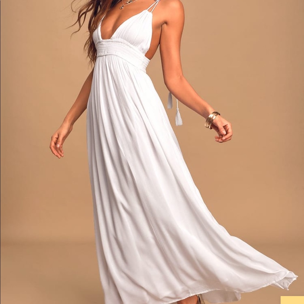 NWT Lulu’s white bohemian maxi dress with tassels